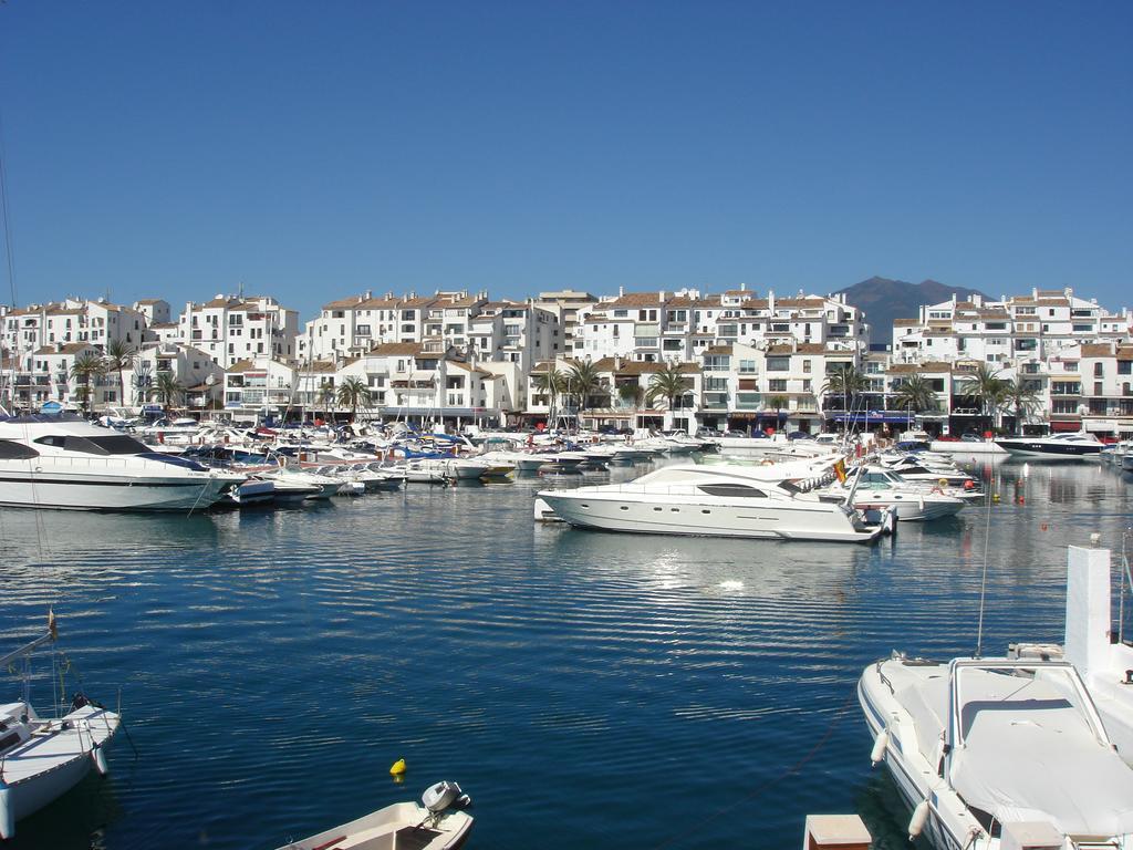 Puerta De Aduares Aparthotel Marbella Exterior photo